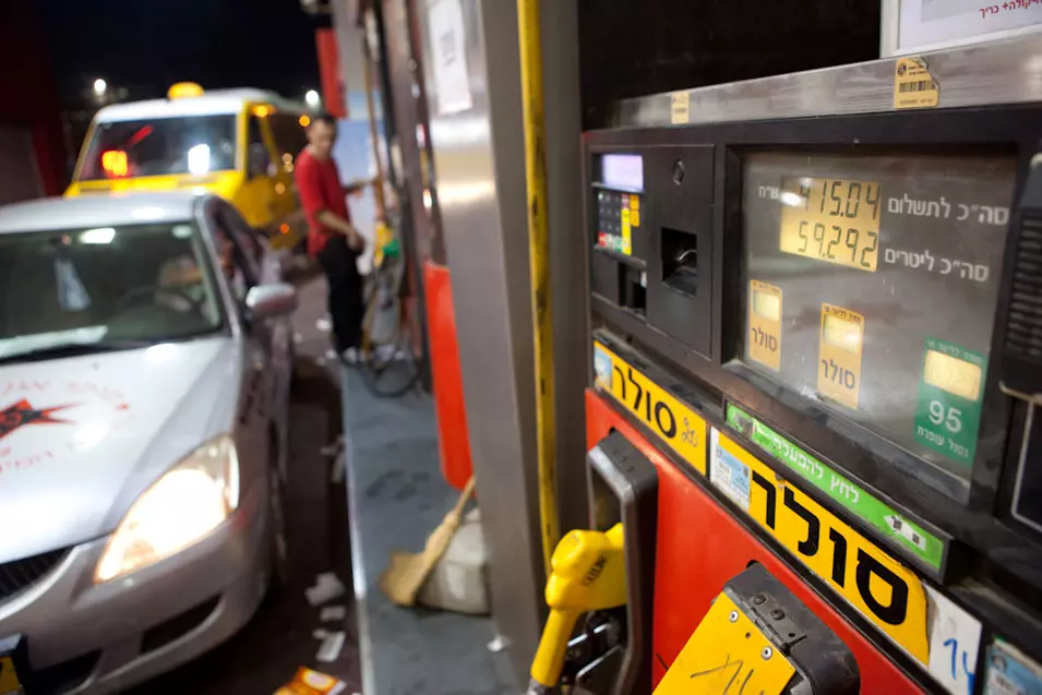 מיסוי הרכב או הדלק יפגע ישירות במעמד הביניים