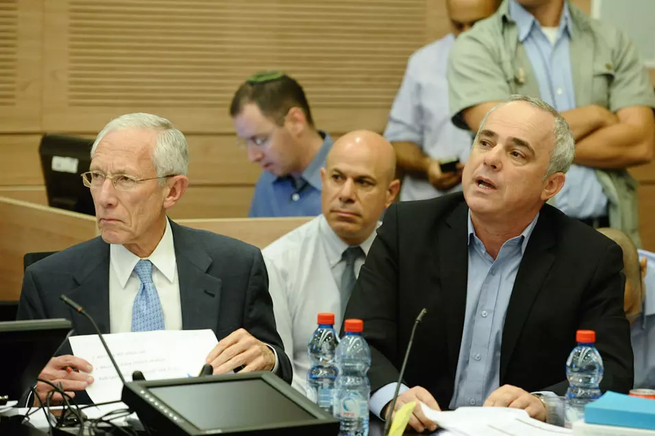 שר האוצר יובל שטייניץ ונגיד בנק ישראל סטנלי פישר בוועידת הכספים, יולי 2012