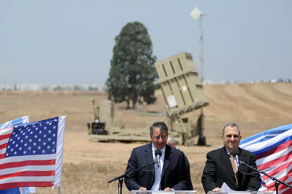 שר הביטחון ברק ועמיתו האמריקני פנטה, אמש