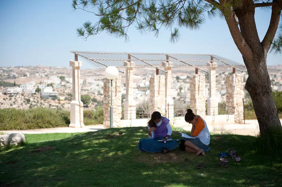 בעתניאל יודעים שיש "הישרדות" ו"האח הגדול"