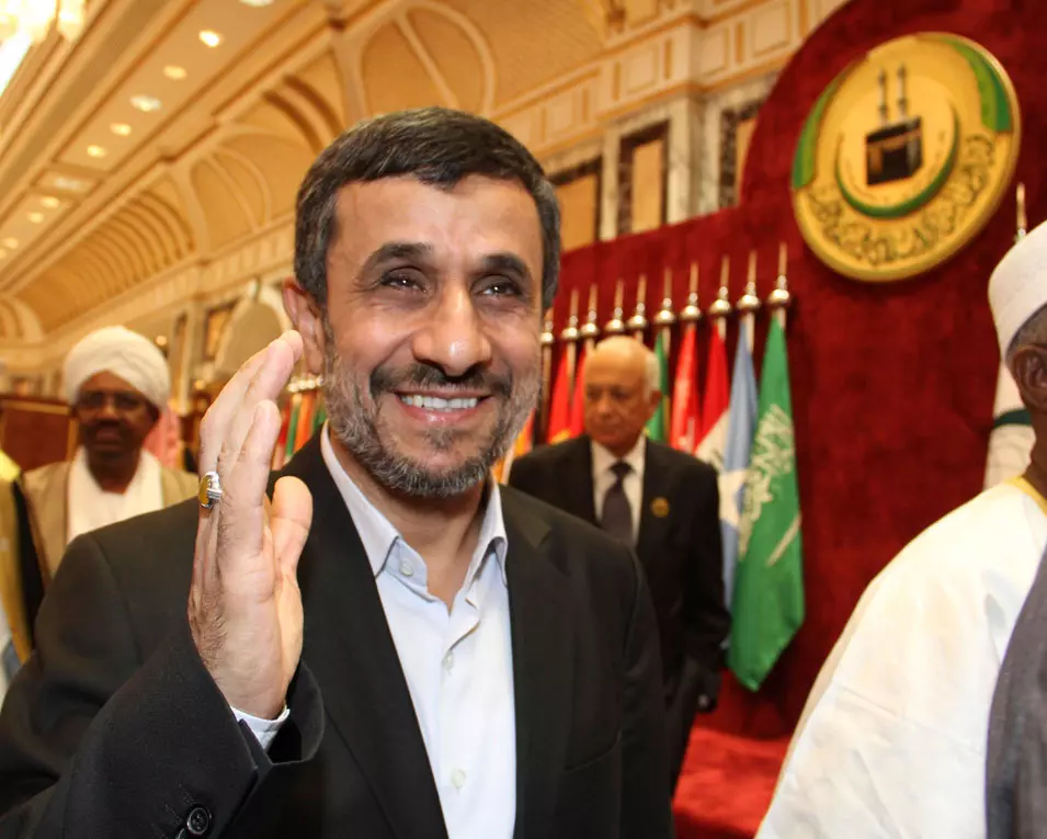 אתמול הודיעה אירן על איסור ייבוא "מותרות". נשיא אירן אחמדינג'ד