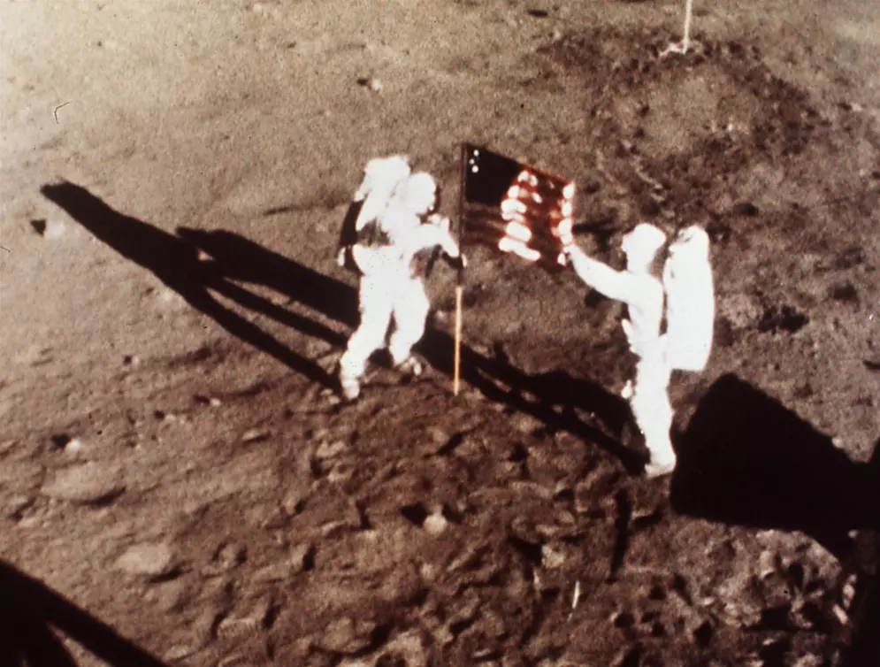 ארמסטרונג ואולדרין ברגעים ההיסטוריים על הירח