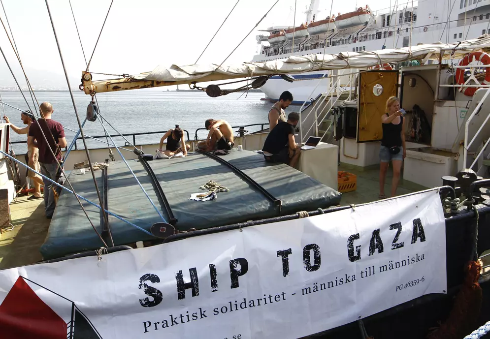 ישראל חוטפת גינויים מכל עבר בעקבות המצור. הספינה "אסטל"