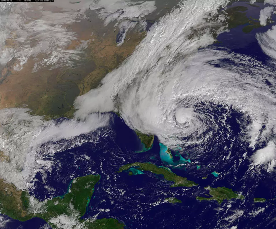 הוריקן סנדי כפי שנצפה בלווין, בשנה שעברה