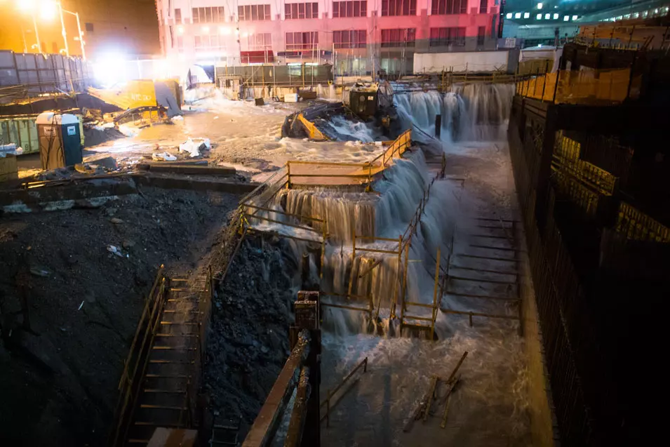 אתר הבנייה בגראונד זירו בניו יורק מוצף בגלל ההוריקן "סנדי", אוקטובר 2012