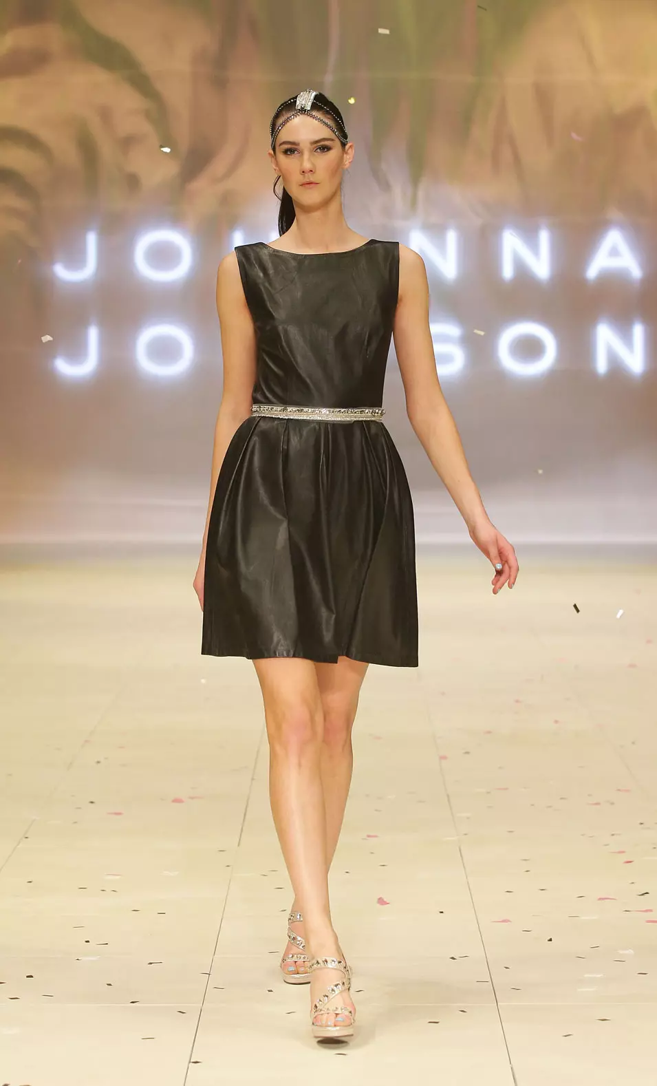 תצוגת ג'ואנה ג'ונסון בפסטיבל האופנה, סידני, אוסטרליה, 21 אוגוסט 2012