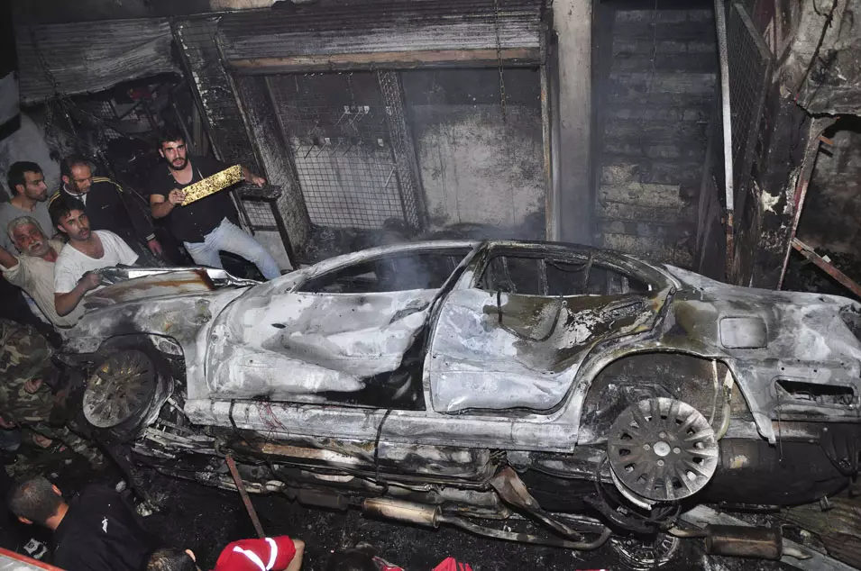 שתי מכוניות תופת התפוצצו בפיגוע בדרעא. זירת פיגוע בדמשק, השבוע