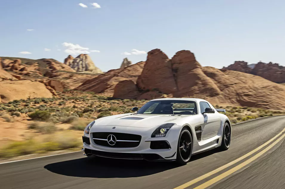 מרצדס SLS AMG בלאק סירייס. בלי רחמים