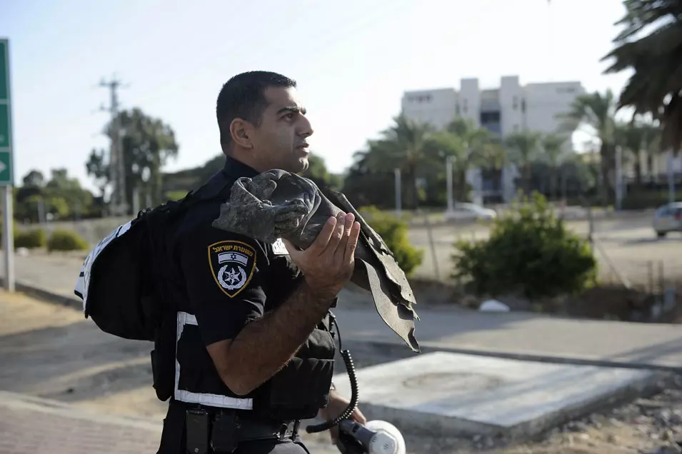 הטילים מעל הראשים, הנהגים בפאניקה וחרדה. האם יש מקום לחלק קנסות?