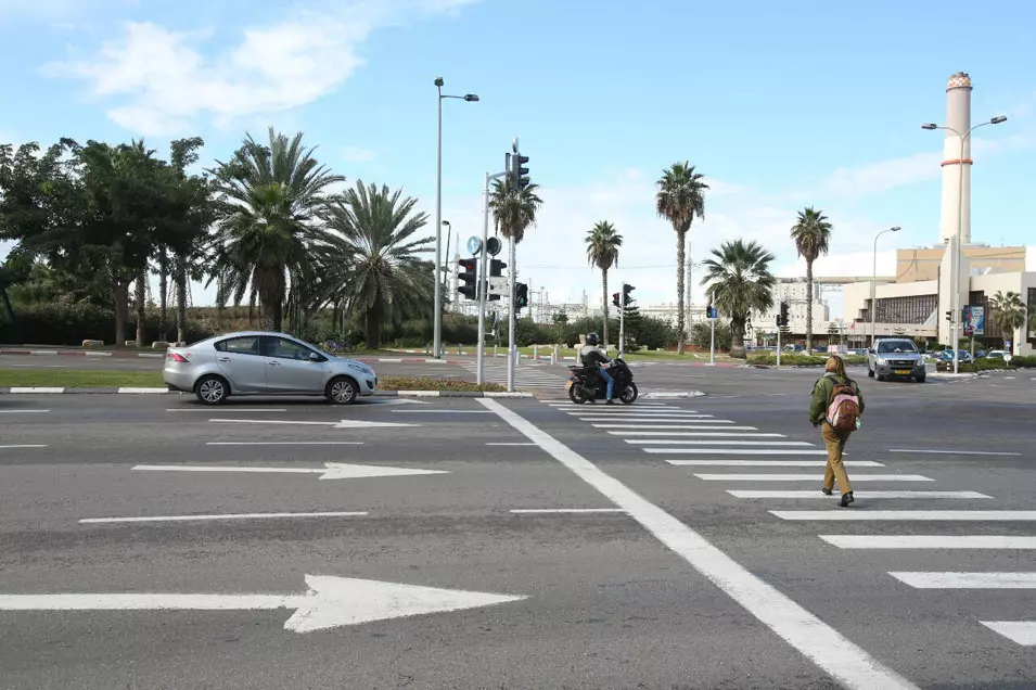 להפחית בחצי את כמות ההרוגים בקרב הולכי הרגל