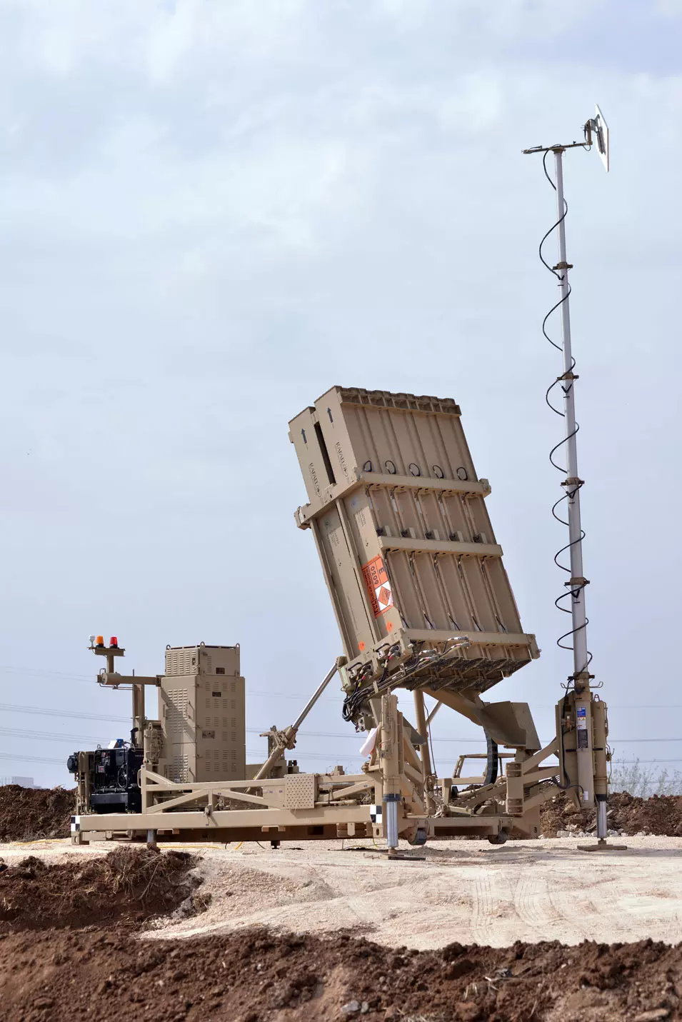 "מתכוונים להמשיך ולפתח את כל מערכת ההגנה הרב שכבתית". סוללת כיפת ברזל במהלך "עמוד ענן"