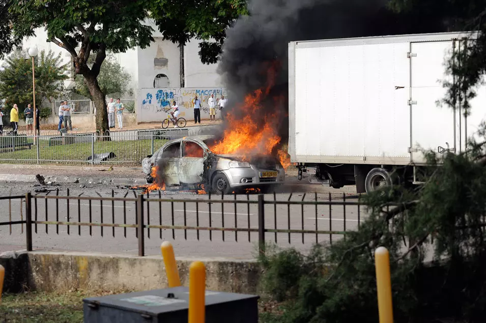 "טובה שפגע באוטו ולא באנשים". פגיעה ישירה בכלי-רכב באשדוד, היום