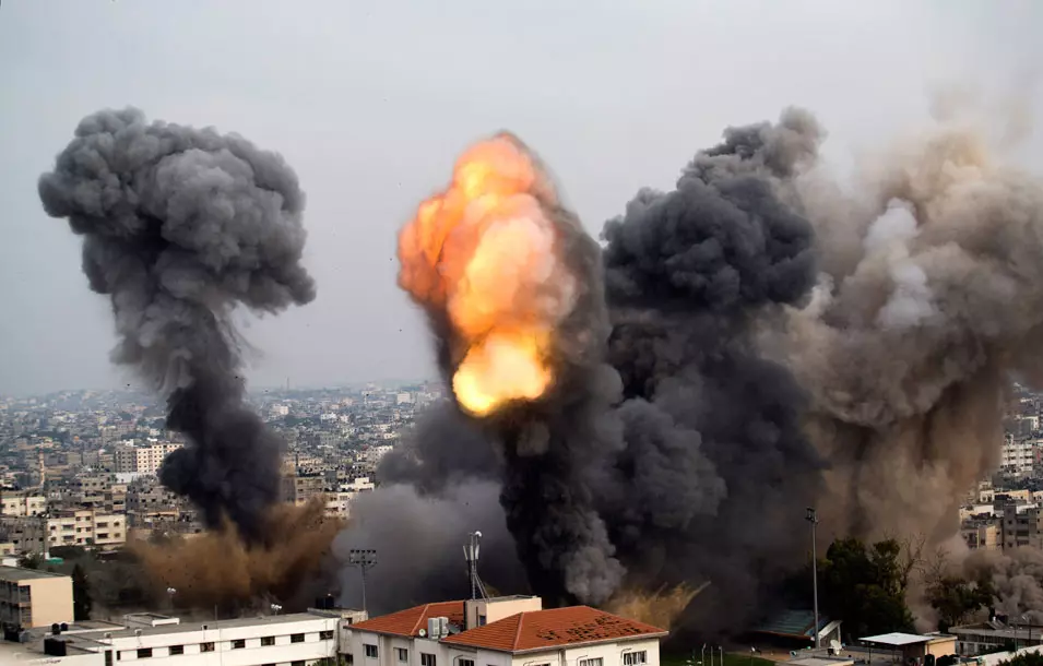 הפצצה בעזה במהלך מבצע "עמוד ענן"