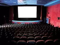 חלופות טכנולוגיות לצפייה בסרטי קולנוע קיימות בסלון הבית של הצרכנים