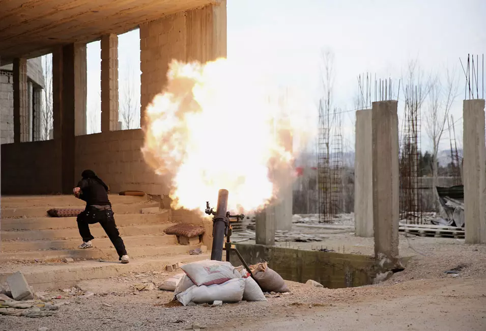 שיגור פצצות לעבר ארמון אסד בדמשק, מוקדם יותר השנה