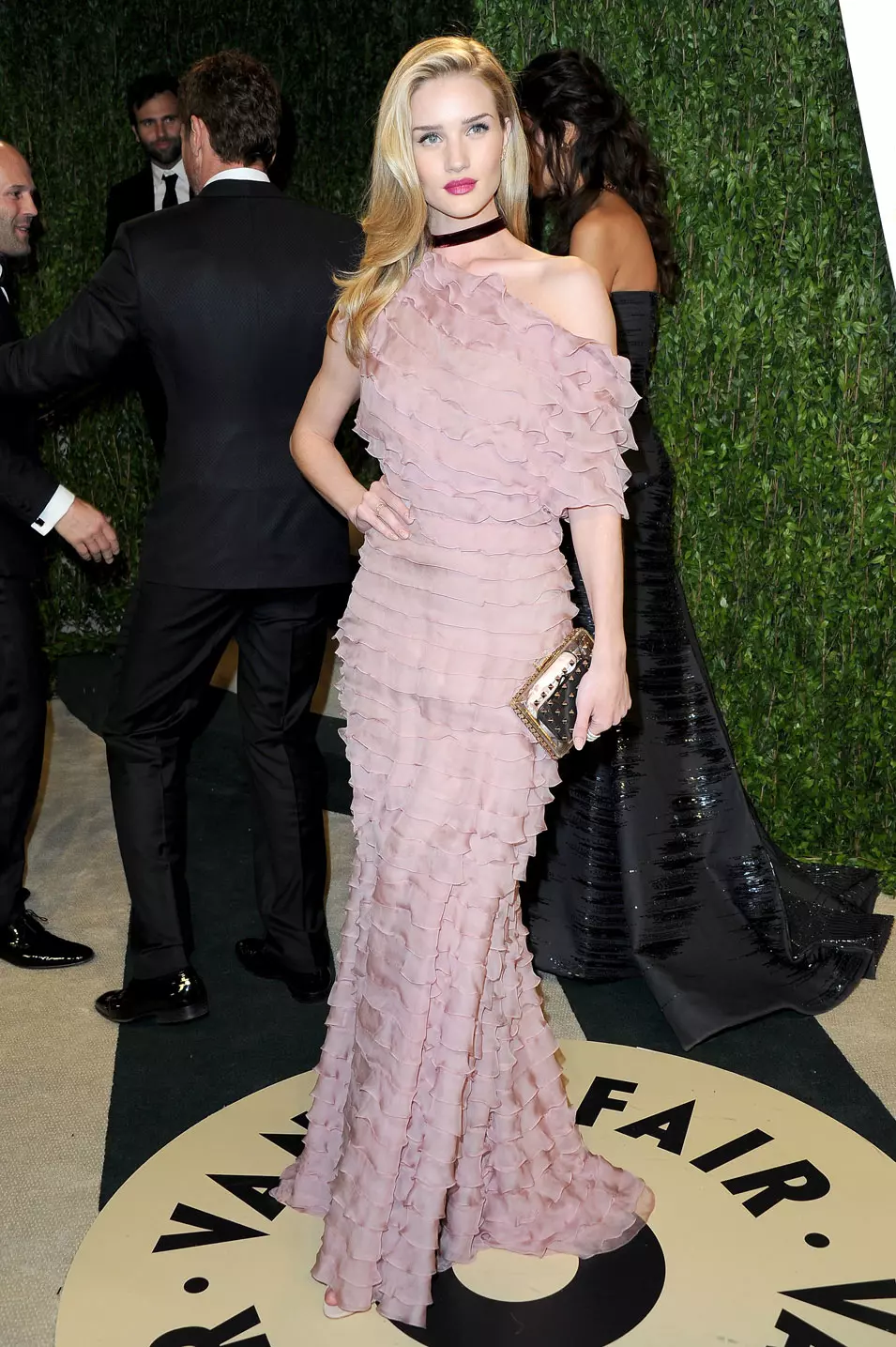 רוזי הנטינגטון ווייטלי לובשת ולנטינו במסיבת וניטי פייר לאחר טקס האוסקר, הוליווד, 24 פברואר 2013