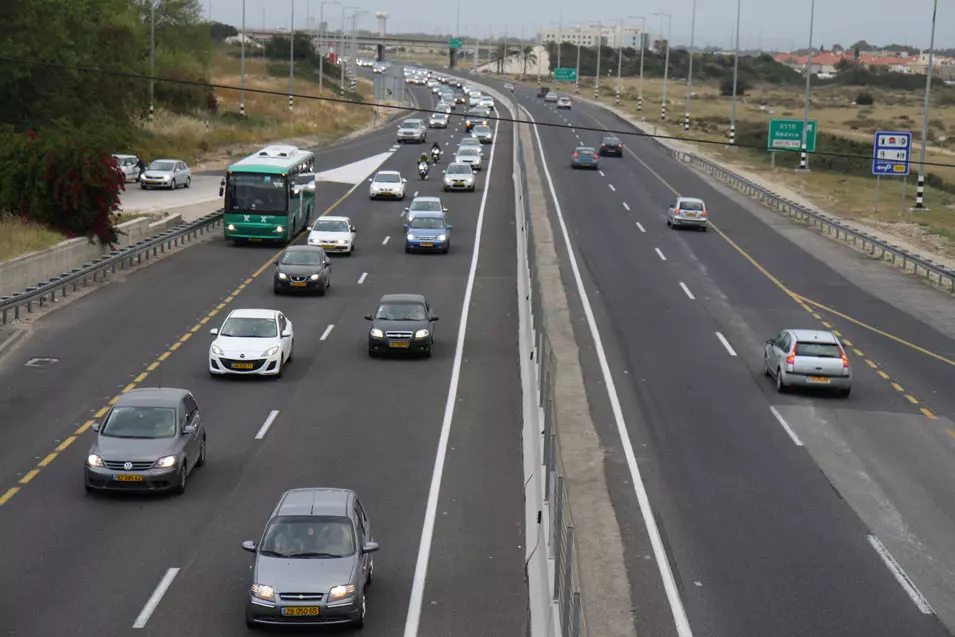 עומסי תנועה בכביש החוף לאחר הפסח