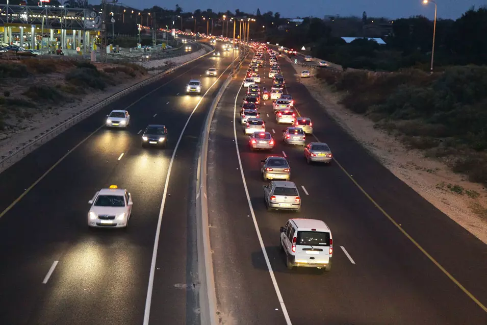 עומדים בפקק בלי אלטרנטיבה אמיתית