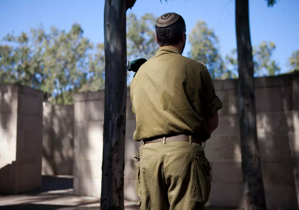 החלקות מספרות בדממתן את דברי הימים של המאבק