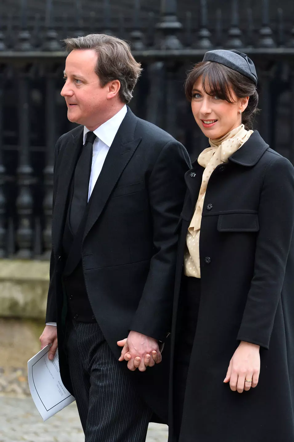 ראש ממשלת בריטניה דיויד קמרון ורעייתו סמנתה בהלוויית מרגרט תאצ'ר, לונדון, 17 אפריל 2013
