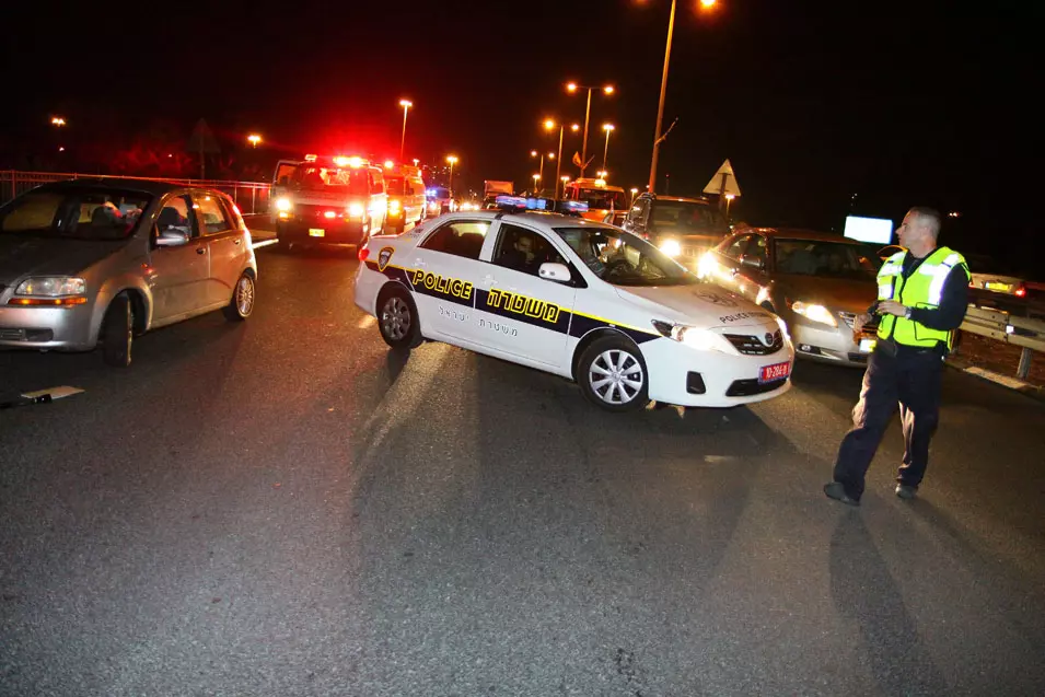 השוטרים ניגשו לכלי הרכב והחשוד פתח בנסיעה פראית