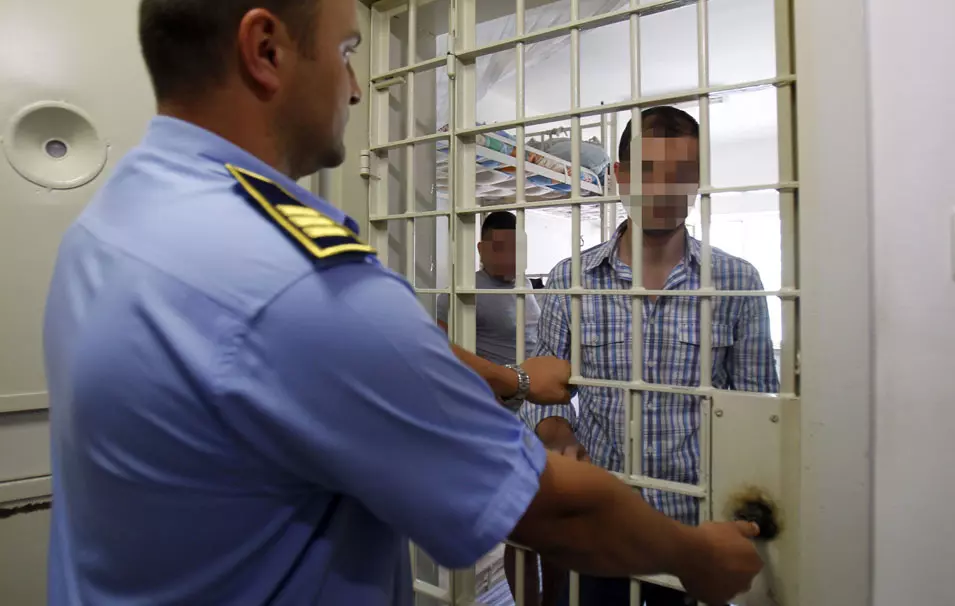 אסירים בבית כלא ברומניה