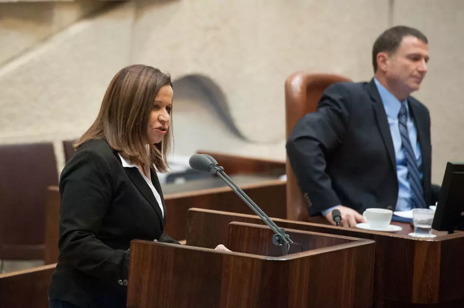 רוחשת כבוד ליו"ר הכנסת. יחימוביץ'