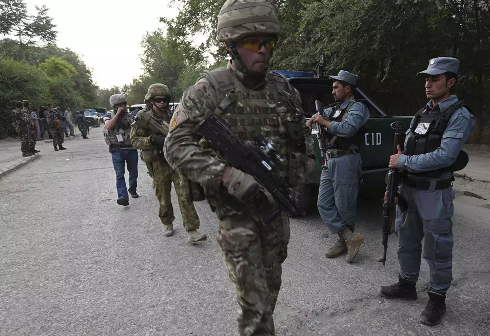 כוחות הביטחון האפגנים מקבלים את השליטה מידי נאט"ו, הבוקר