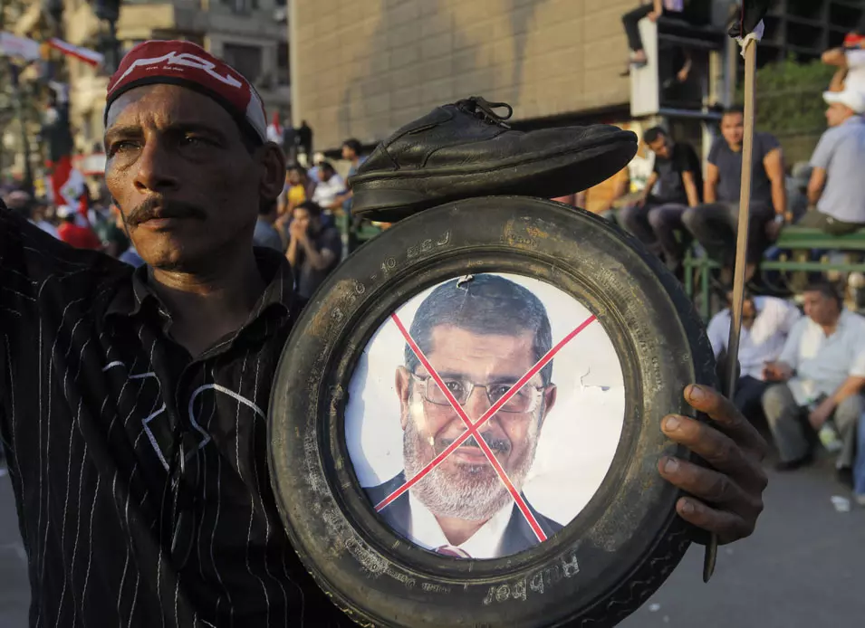 מפגינים נגד מוחמד מורסי. כיכר תחריר, קהיר. 1 ביולי 2013