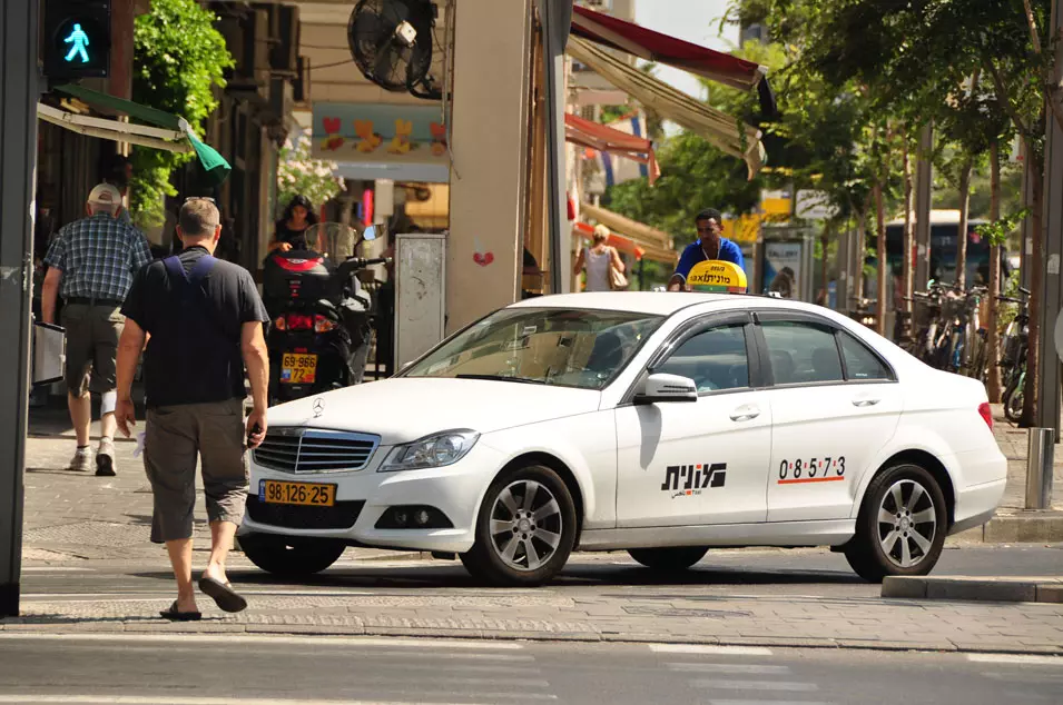 הנהגת נחתכה באצבעה באירוע