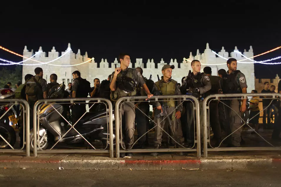 כוחות מג"ב רבים בזירת פיגוע הדקירה בירושלים, הערב
