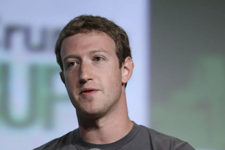 מה הוא עשה כדי למנוע את הג'נוסייד הבא? מייסד ומנכ"ל פייסבוק, מארק צוקרבג