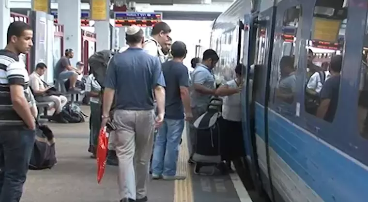 רציף בתחנה של רכבת ישראל