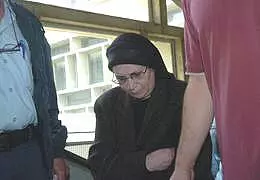 האם, מזל עמר. ע"פ החשד, ידעה על המתרחש ולא עשתה דבר כדי למנוע אותו