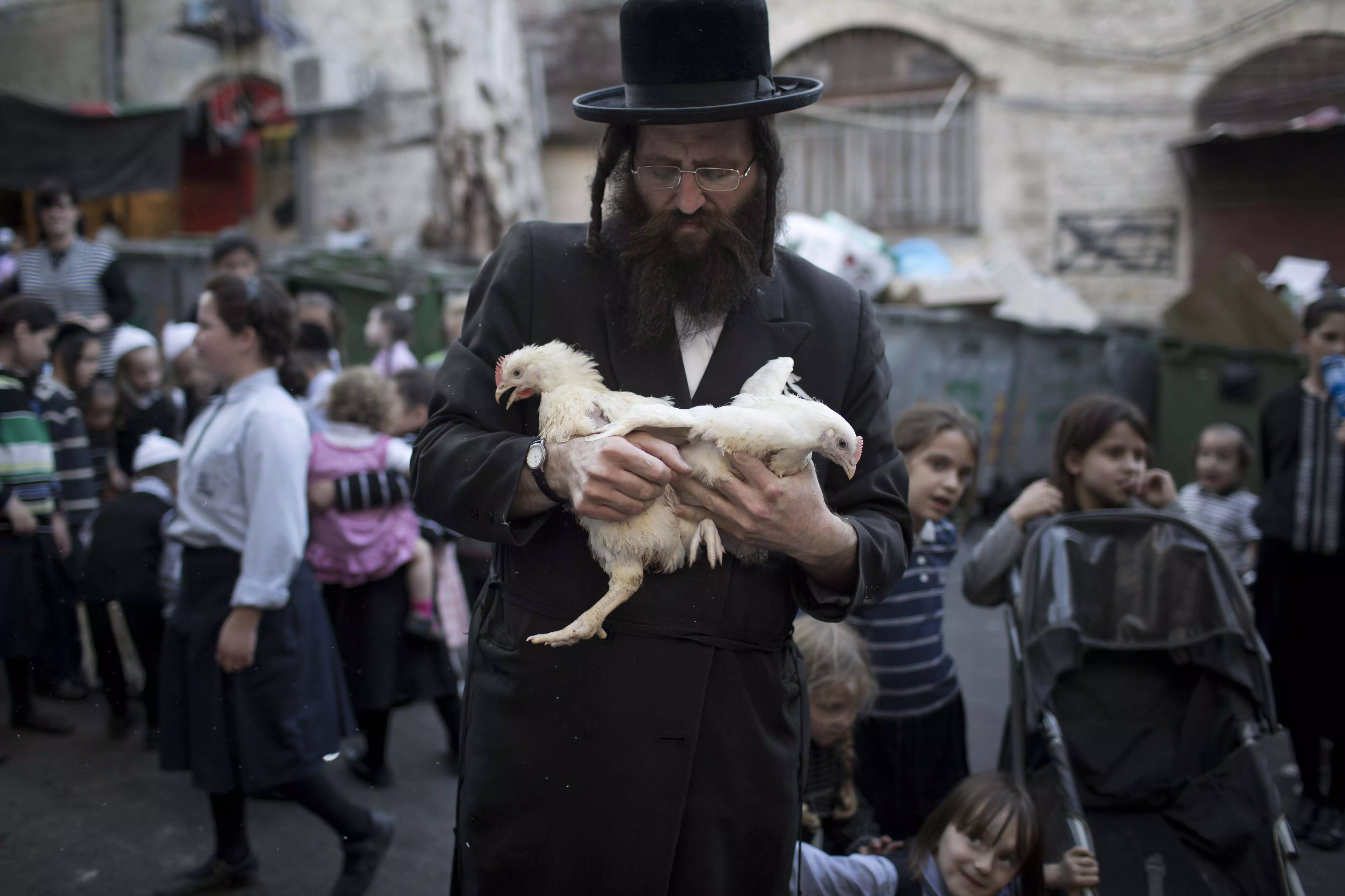 טקס כפרות במאה שערים