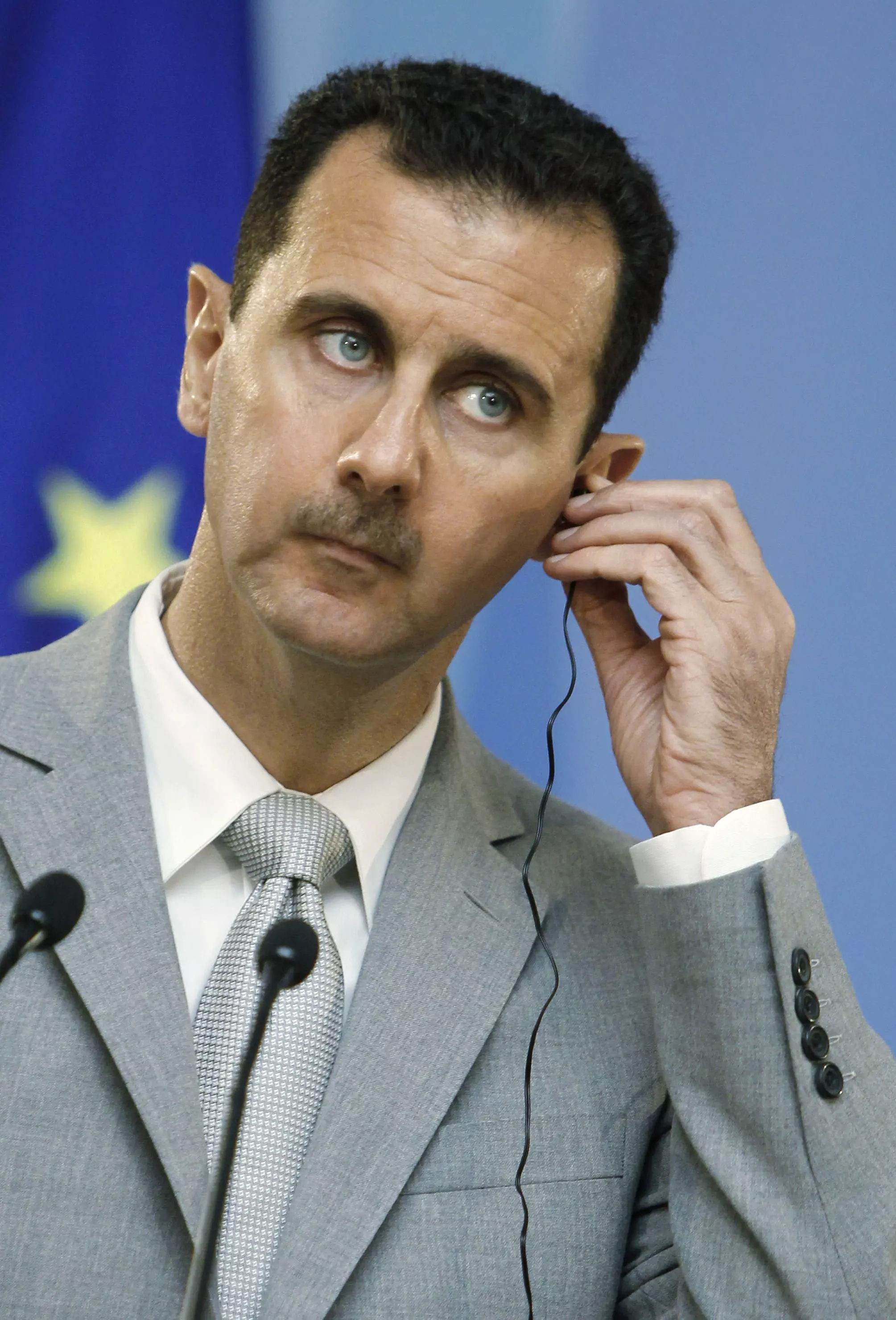"אבן הראשה שמחזיקה את הקשת". נשיא סוריה אסד
