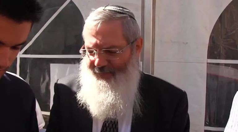 "לא יכול להיות מצב שבו רב עיר לא יקבל פסק דין של בית הדין הרבני". סגן השר הרב אלי בן דהן