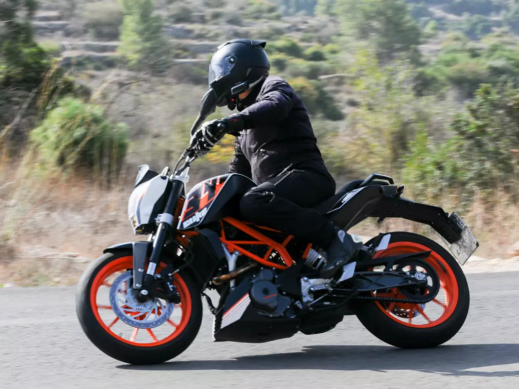 מבחן KTM דיוק 390