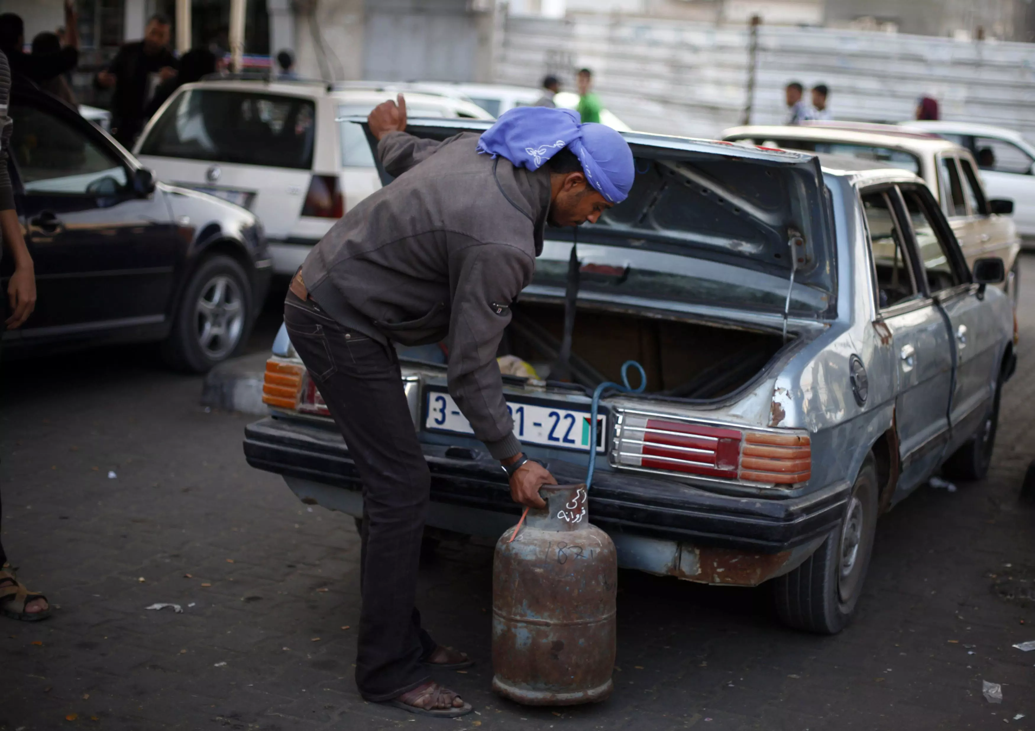 הפלסטינים המירו את מנועי המכוניות שברשותם לכאלה שצורכים גז