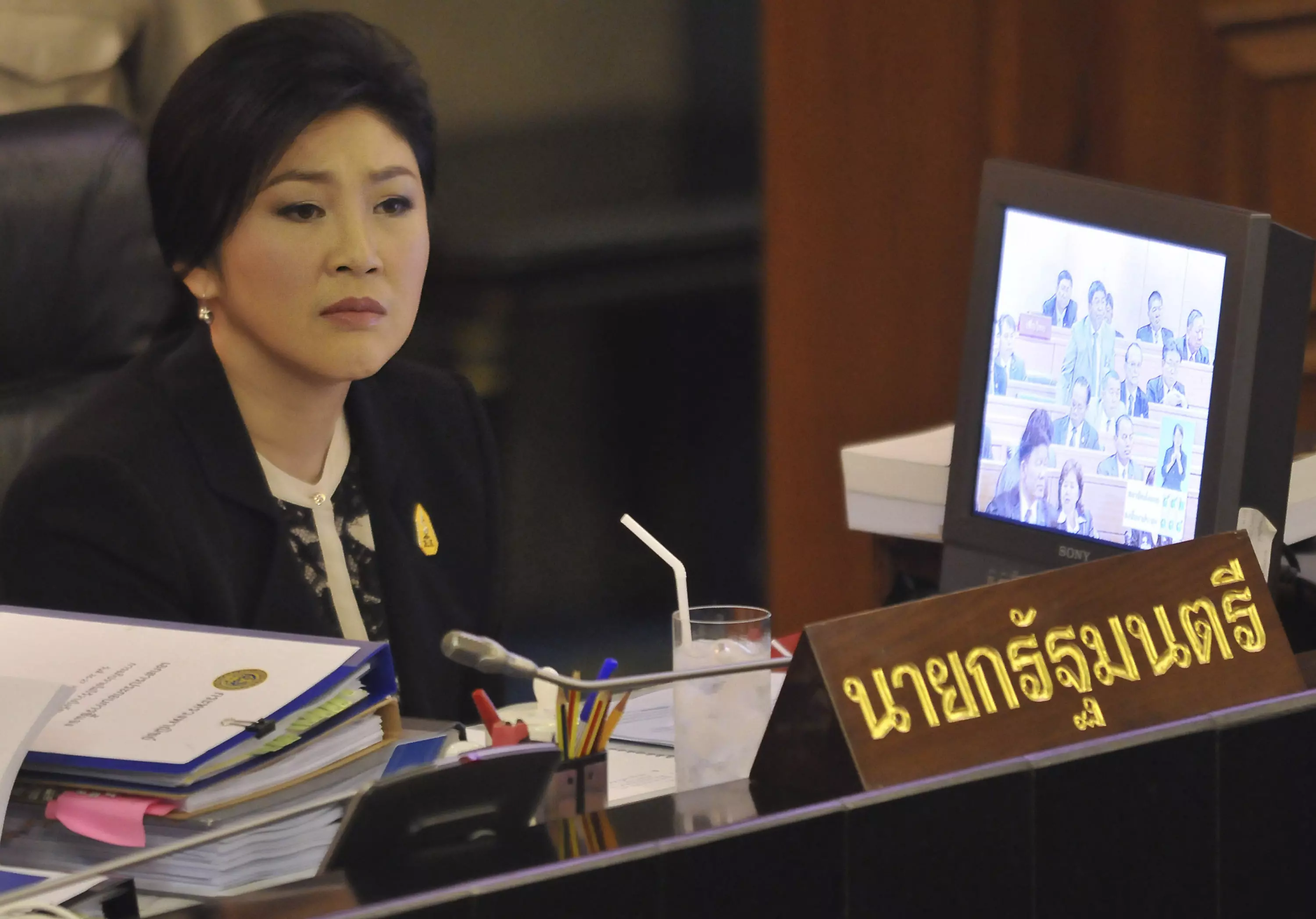 הציעה לקיים משאל עם. ראשת ממשלת תאילנד, ינגלוק שינאווטרה