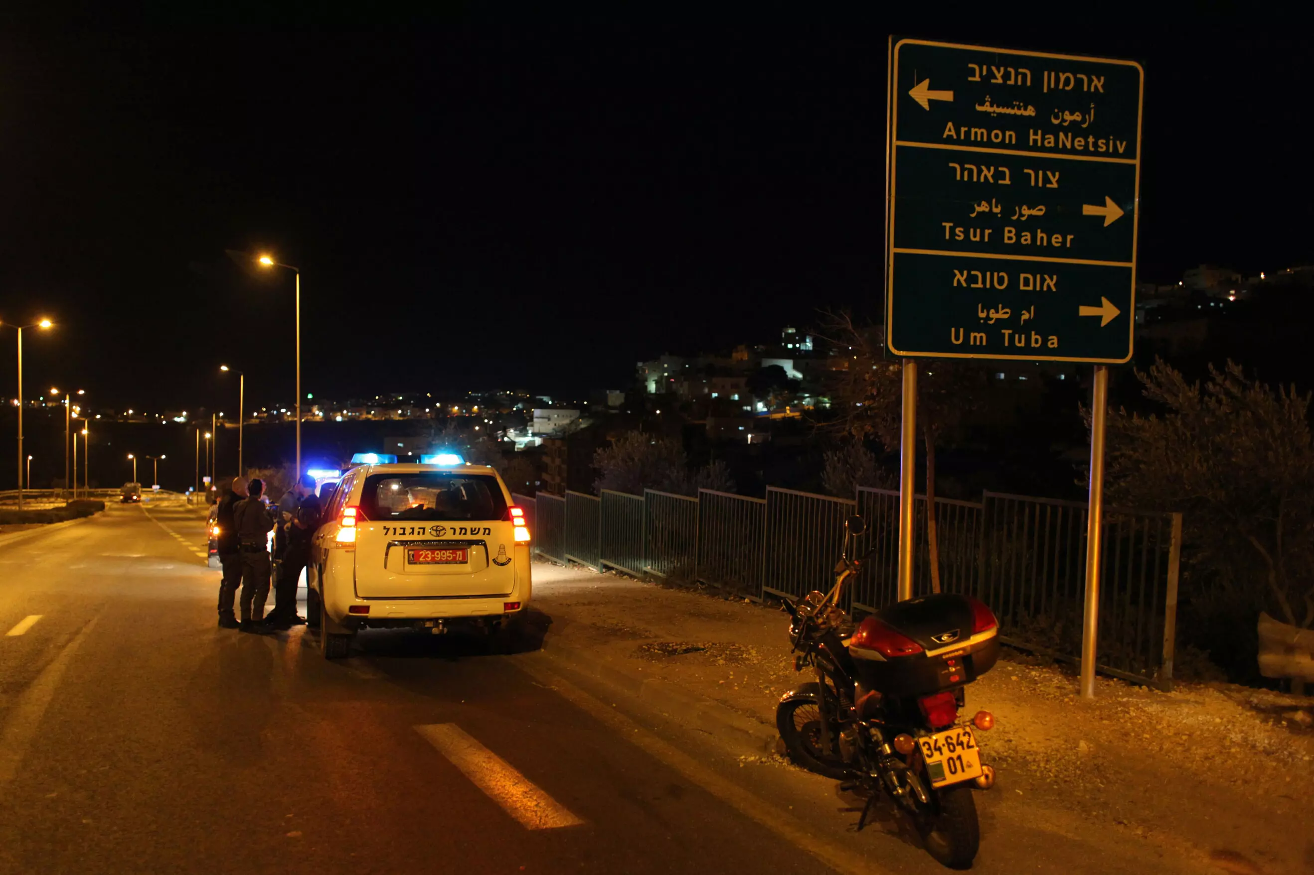 תקיפות יהודים חמורות ממניע לאומני. ניידת בטיילת ארמון הנציב