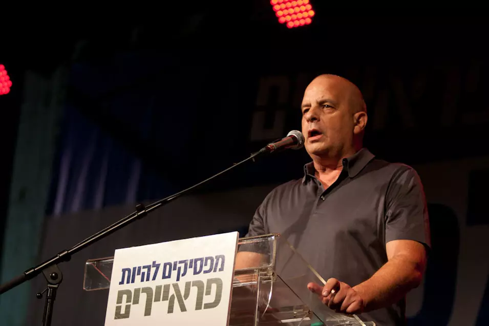 " מדוע אצה הדרך לרמטכ"ל?". יובל דיסקין