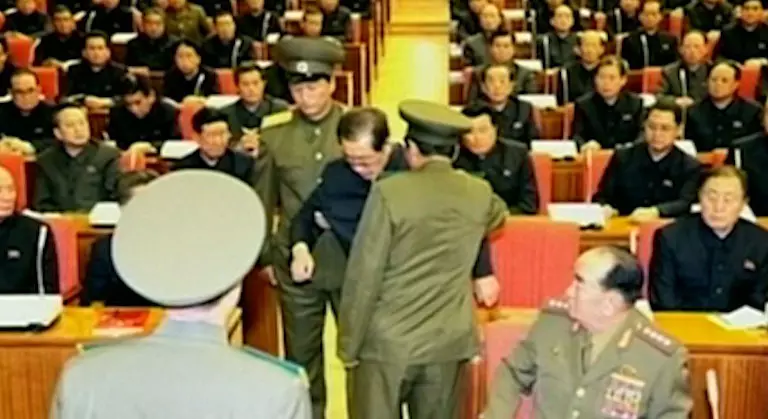 "ברוטליות קיצונית". הדחתו הרשמית של ג'אנג בפני המשתתפים בוועידת של "מפלגת הפועלים של קוריאה", השבוע