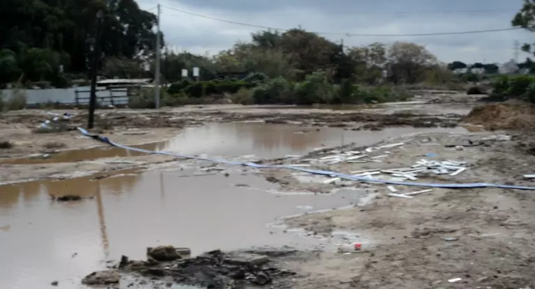 העירייה טוענת כי התושבים פלשו לשטח בשנים האחרונות. שכונת הארגזים בחורף