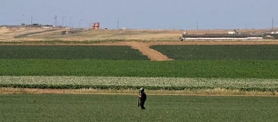 "מציאות בלתי נסבלת". חבלן בשדות הקיבוץ אחרי נפילה