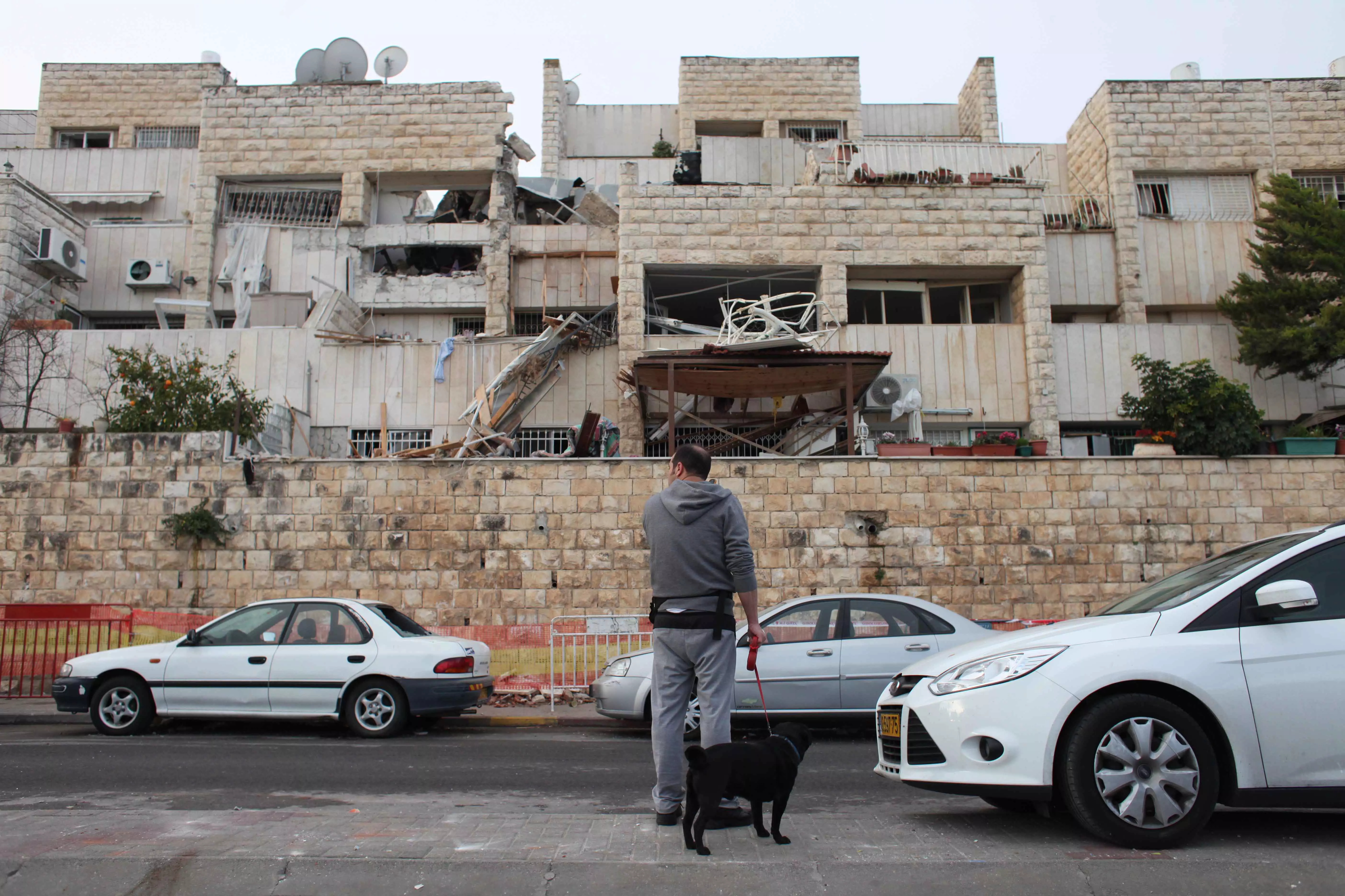 "את הפיצוץ שמעו היטב בכל רחבי שכונת גילה" הבניין שנפגע בירושלים