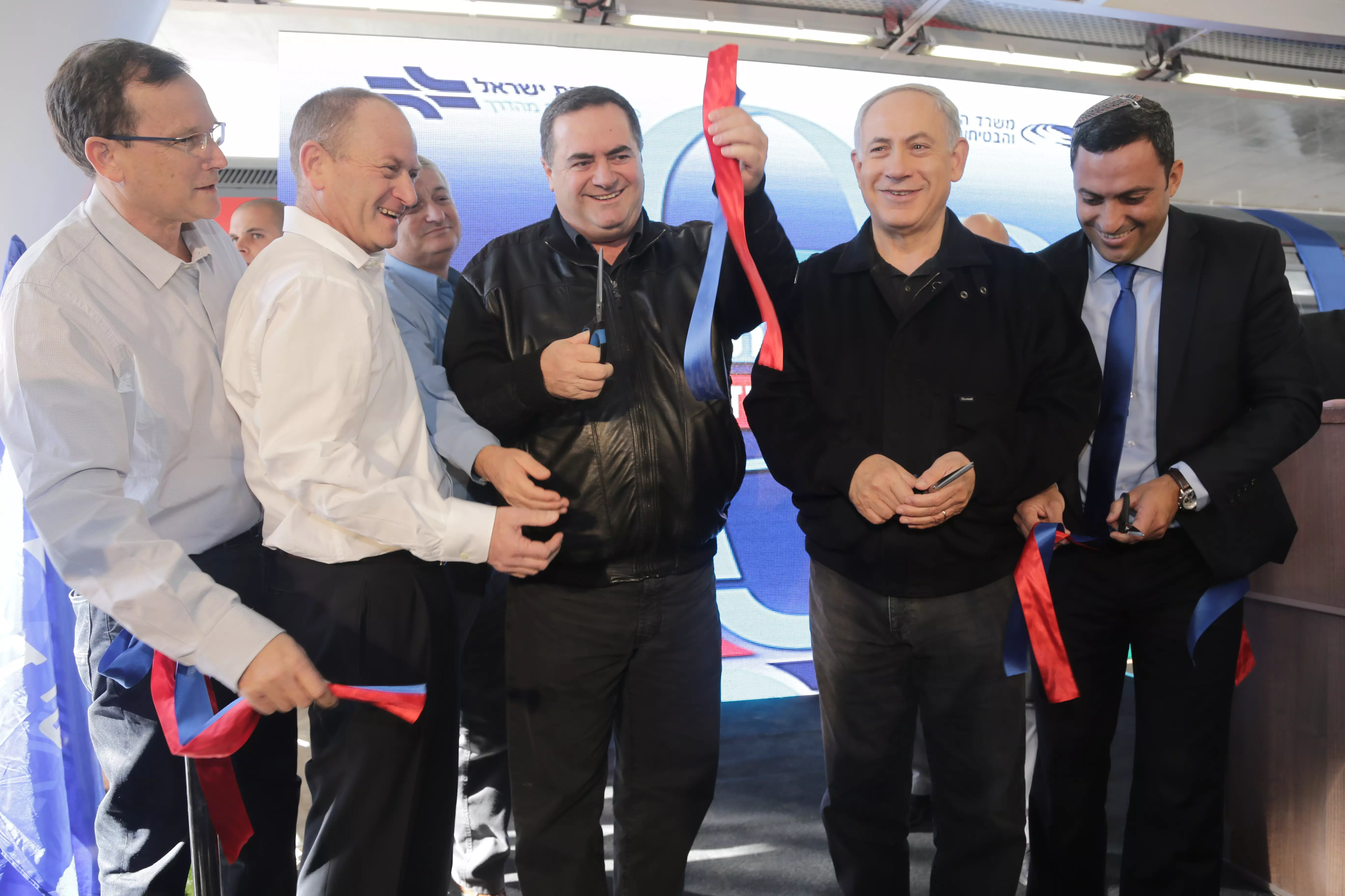 ראש הממשלה בנימין נתניהו ושר התחבורה ישראל כץ חונכים את התחנה בשדרות