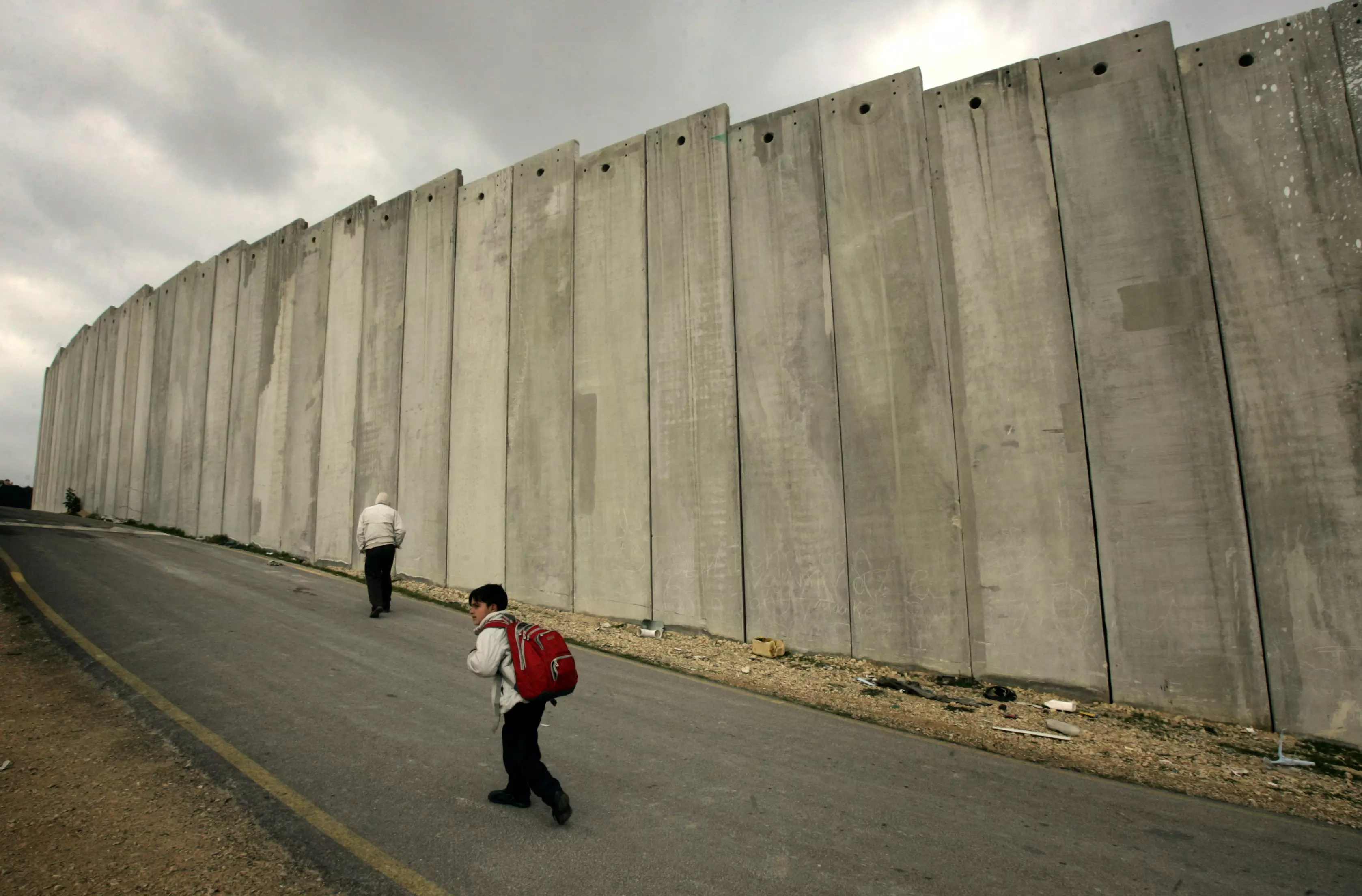 לא סביבה שנעים לחיות בה. חומת ההפרדה באבו-דיס שבמזרח ירושלים