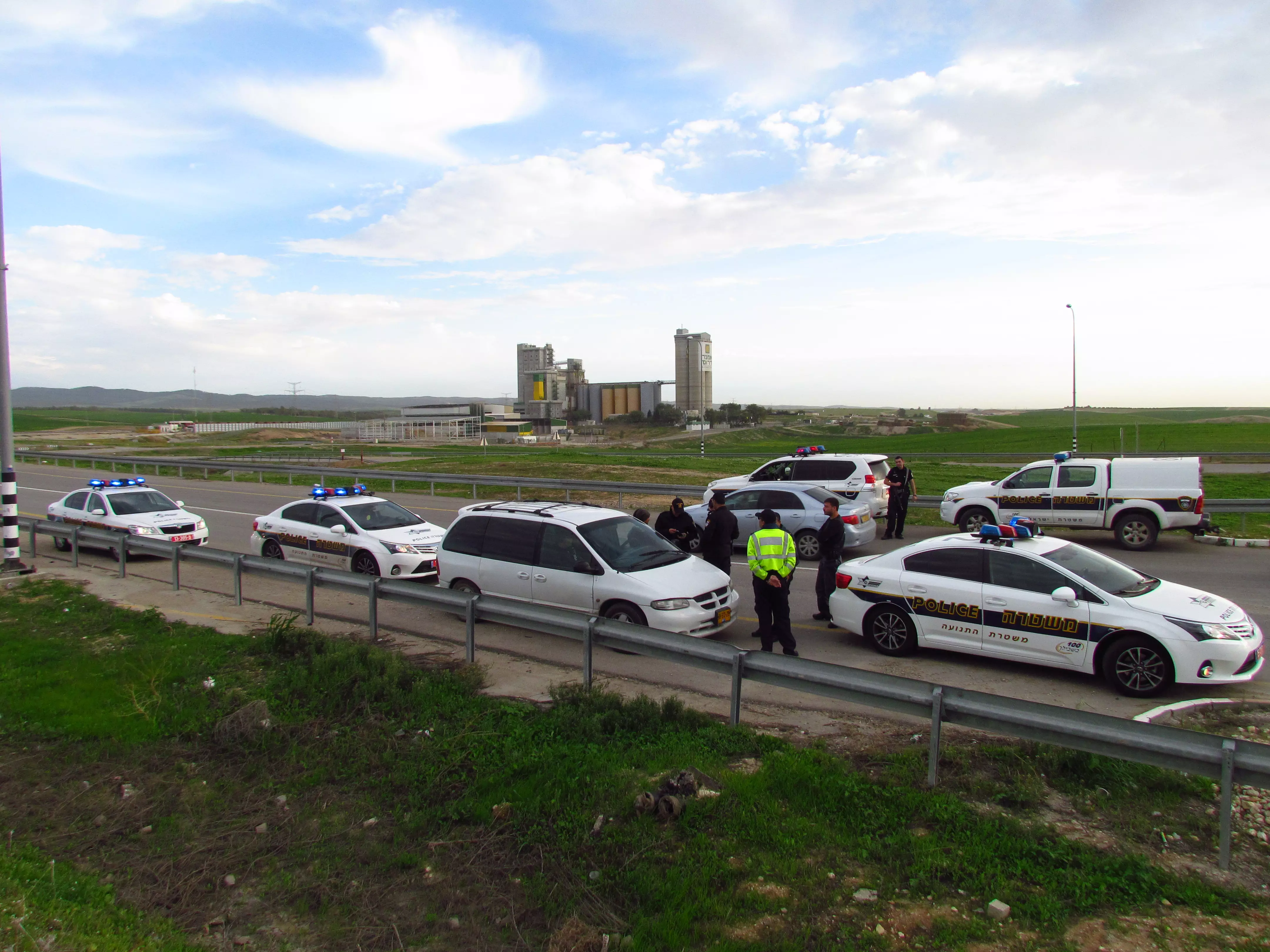 מבצע אכיפה משטרת התנועה הארצית נגב נגד משאיות עם משקל חורג