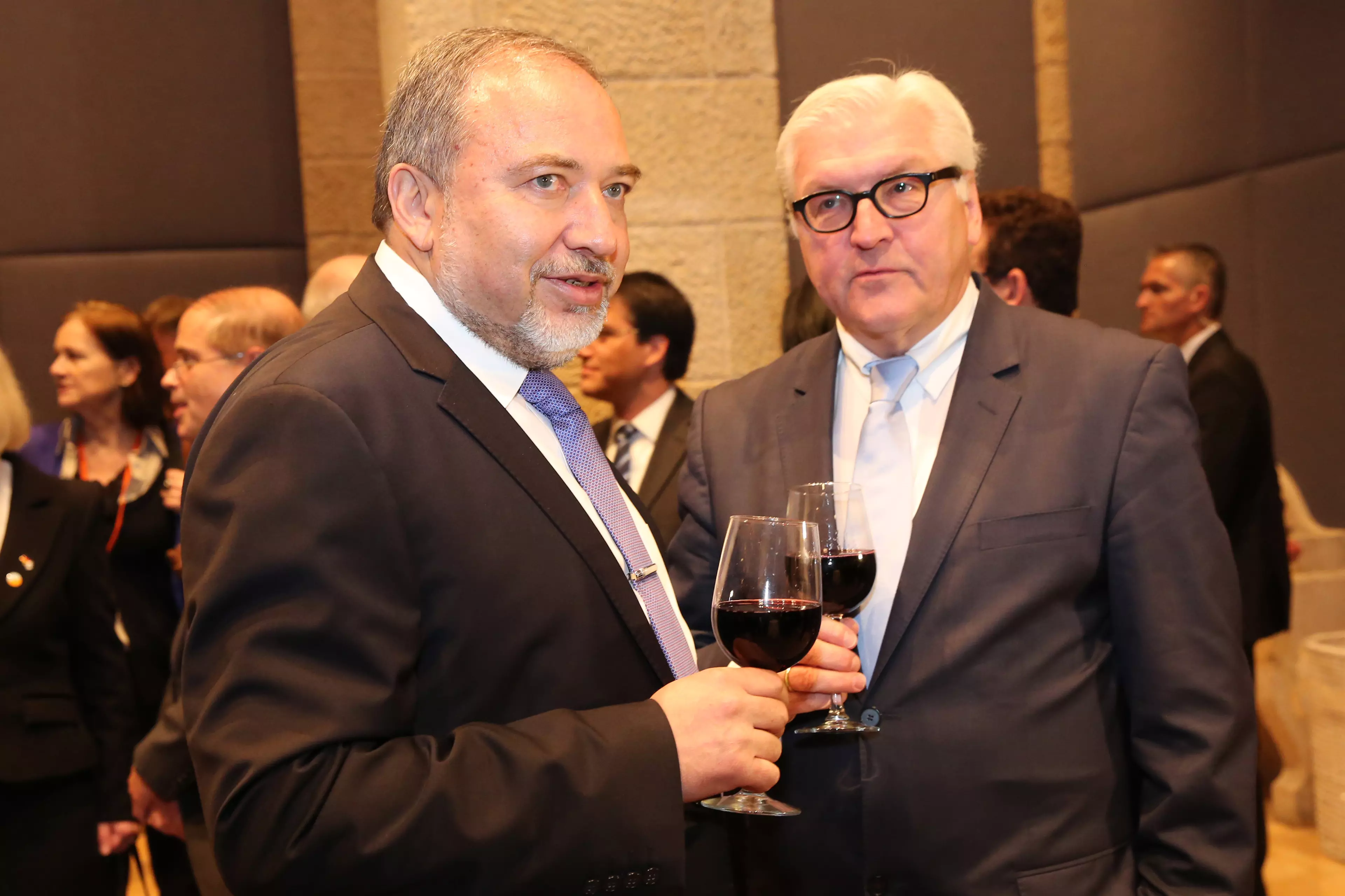 השתתף באירוע "בזמנו החופשי". ליברמן עם שר החוץ הגרמני וולטר שטיינמאייר בירושלים, לפני חודשיים